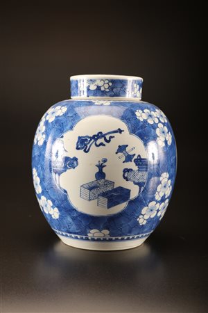 Arte Cinese Vaso e tappo bianco/blu con decoro ice-crack Cina, XVIII - XIX...
