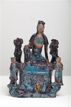 Arte Cinese Gruppo in porcellana fanhua raffigurante Guanyin e due bambini....