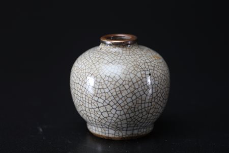 Arte Cinese Piccolo vaso con invetriatura guan Cina, dinastia Ming. . Cm...