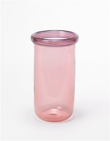 Lino Tagliapietra (1934) Vaso in vetro trasparente rosa, con bordo a incalmo...