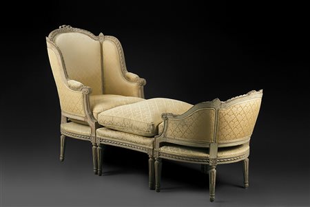 Chaise longue a tre segmenti , stile Luigi XV , in legno intagliato....