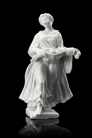 Statuina in porcellana bianca raffigurante líEstate (h. cm 13) Doccia,...