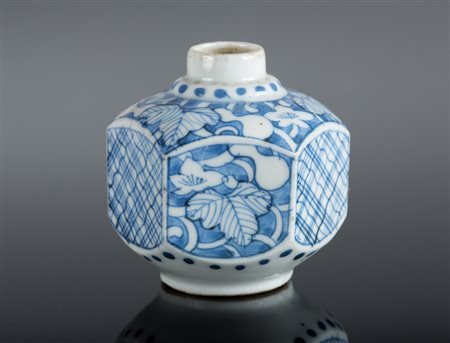 Arte Sud-Est Asiatico Vasetto poligonale in porcellana bianco blu Corea,...