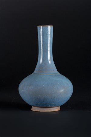 Arte Cinese Vaso in porcellana con invetriatura color lavanda Cina, dinastia...