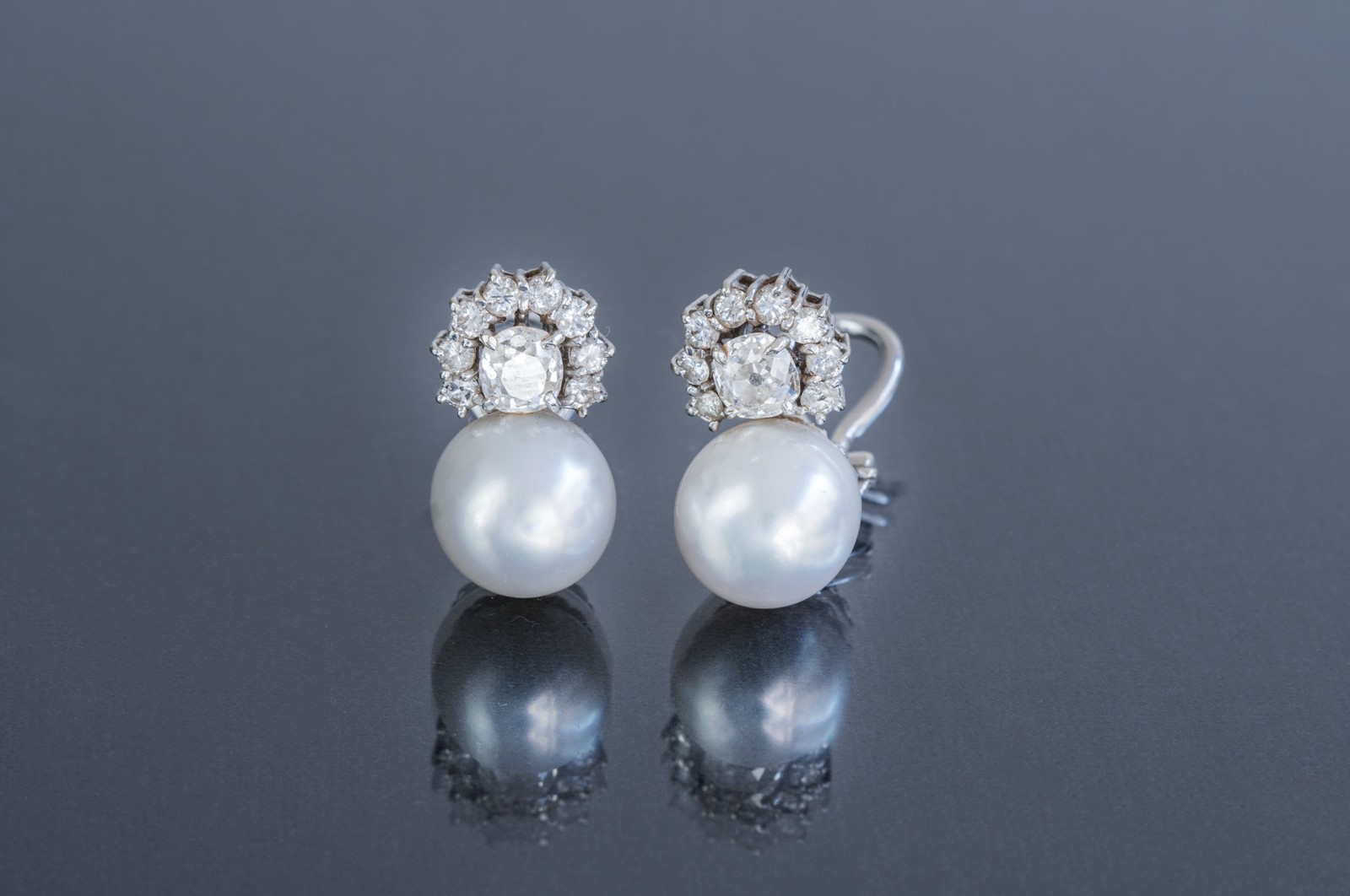 SINGULARU Orecchini Cerchio Menorca Pearl – Ottone Placcato Oro 18Kt Con Perle Coltivate – Chiusura A Pressione