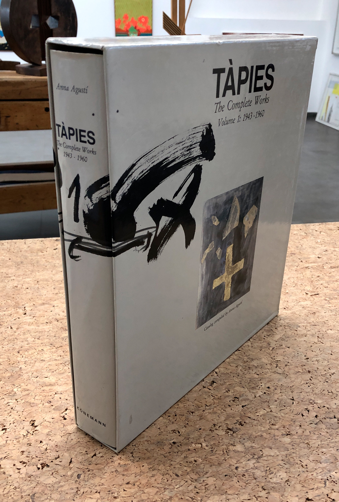 Tàpies : the complete works, Volume 1 1943-1960