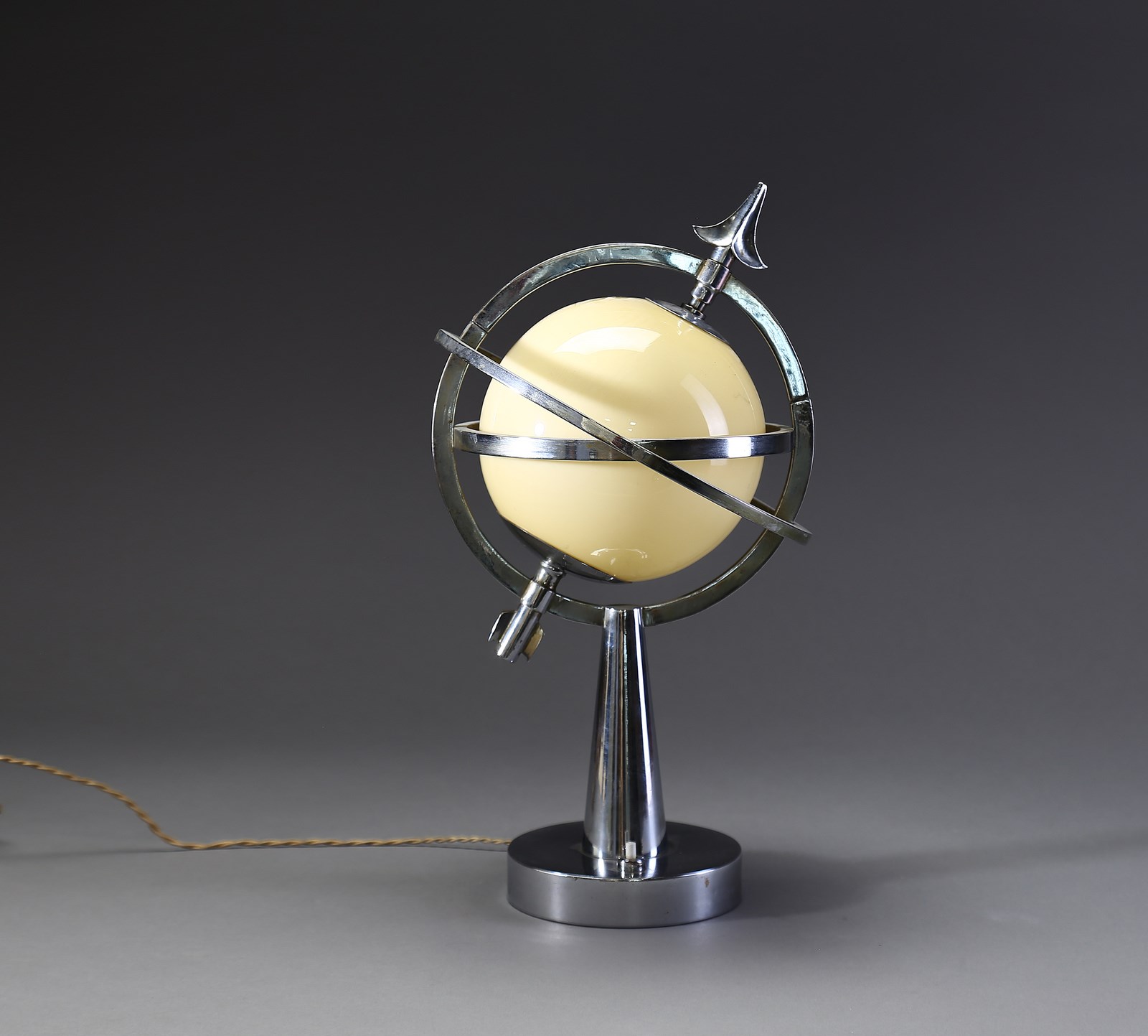MANIFATTURA ITALIANA - Lampada da tavolo modello Saturno anni '30., Capitolium Art