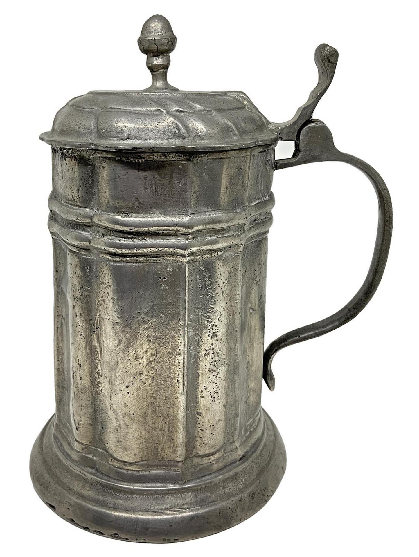 Antica caraffa in peltro (1). H