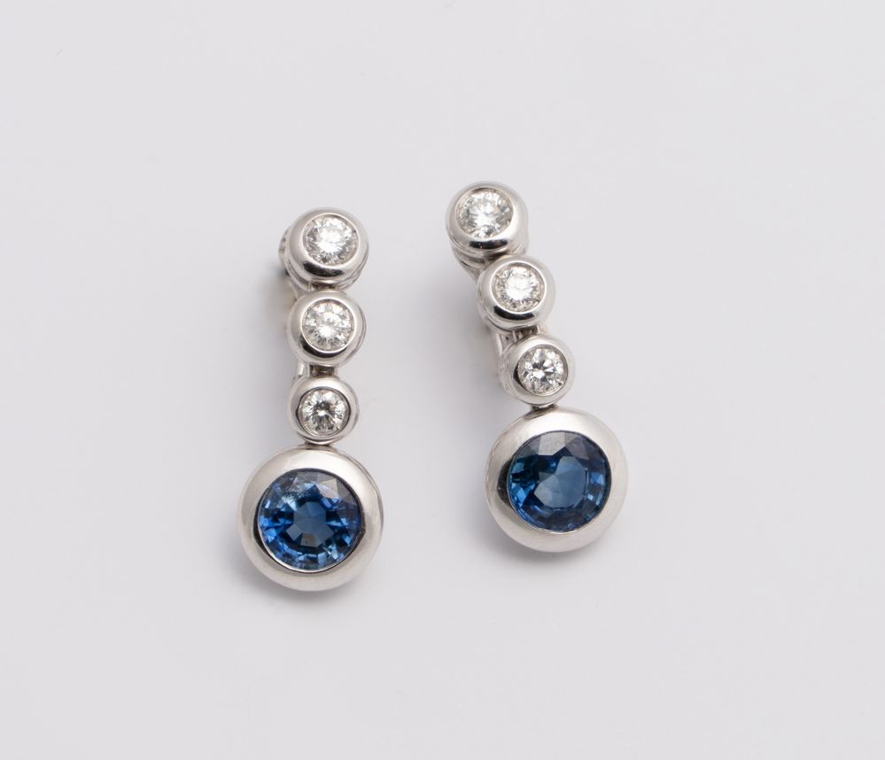 Orecchini Miore In Oro Bianco 9K Con Diamanti (0,23 Ct) E Zaffiri Blu (0,42 Ct) – Certificati E In Astuccio