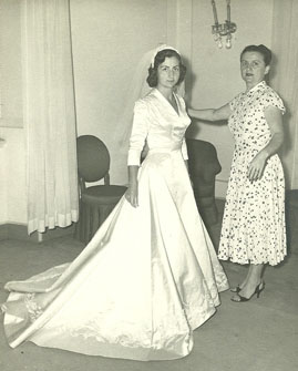 Fontana Sisters 1955A splendid embroidered pure silk wedding dress ...