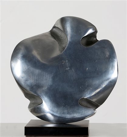 GIACOMO BENEVELLI 1925 - 2011 Senza titolo, 1974 Scultura in metallo, cm. 33...