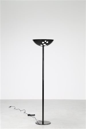 FRATTINI GIANFRANCO (1926 - 2004) Lampada da terra in metallo laccato nero e...