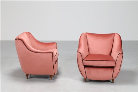 MANIFATTURA ITALIANA Coppia di poltrone in legno e velluto rosa, anni 40. -....