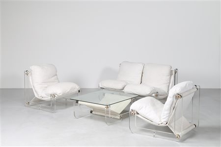 LENCI FABIO Attrib. Salotto composto da un divano due posti e due poltrone in...