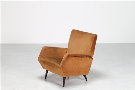 PONTI GIO' (1891 - 1979) Poltrona con struttura in legno, imbottitura in...