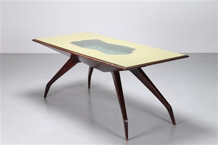 BEGA MELCHIORRE (1898 - 1976) Tavolo in mogano con piano a grancassa foderata...