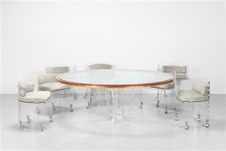 DI PILLA LUCIANO Tavolo rotondo in plexiglass e vetro, con otto poltroncine...