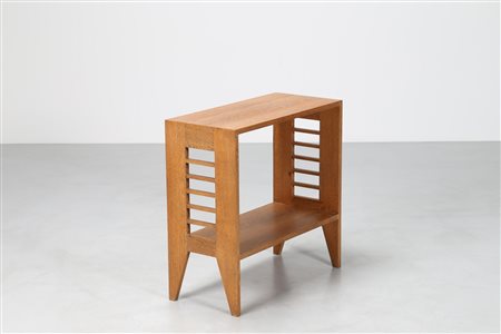 MANIFATTURA ITALIANA Consolle in rovere, anni 50, . -. Cm 86,50 x 85,50 x 40,00.