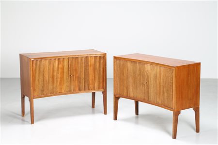 TEMPESTINI MAURIZIO (1908 - 1960) Coppia di credenze in noce con ante...