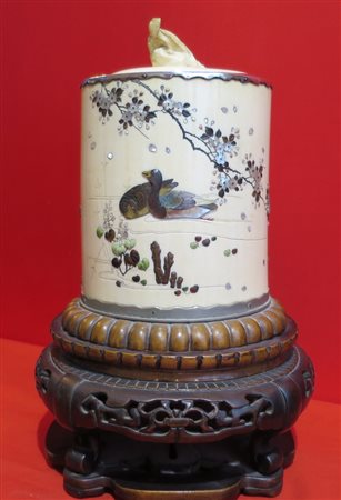 VASO IN AVORIO SHIBAYAMA, GIAPPONE, PERIODO MEIJI (1868 - 1912) con...