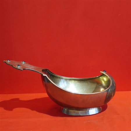 KOVSH IN ARGENTO, MOSCA, 1896-1908 corpo sagomato con decoro smaltato,...