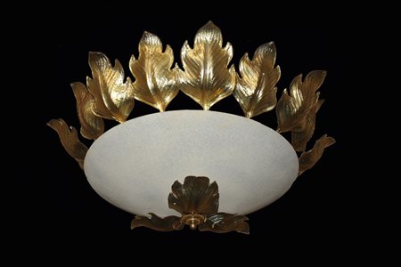 GRANDE LAMPADARIO In vetro e foglie dorate Murano XX sec.cm.160x90