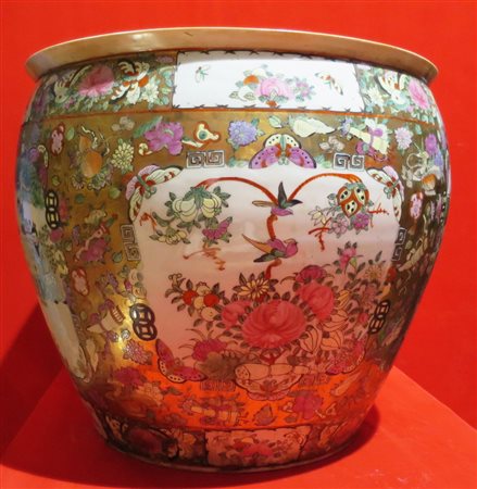 GRANDE CACHEPOT, CINA, INIZIO XX SECOLO Decorato entro riserve scena di vita...