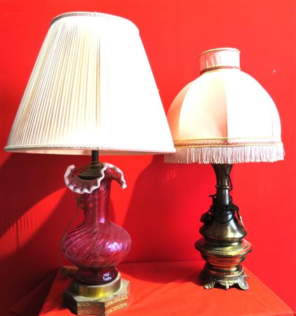 LOTTO COMPOSTO DA DUE LAMPADE, XX SECOLO una in metallo argentato, l'altra in...