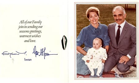 Husayn (Hussein) di Giordania, Ritratto fotografico del regnante insieme alla...