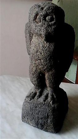 Scultura precolombiana azteca - Pietra lavica - cm 31x17 - Parere verbale...