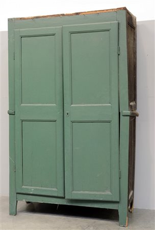Armadio piemontese in legno laccato verde (cm 130x209x50) (difetti)