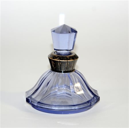 Manifattura austriaca, bottiglia porta profumo in vetro violaceo con ghiera...