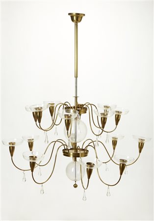 Strada (attribuito) Lampadario a sedici fiamme in ottone con braccia mosse,...