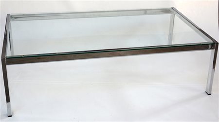 Tavolino da salotto di forma rettangolare con struttura in metallo cromato e...