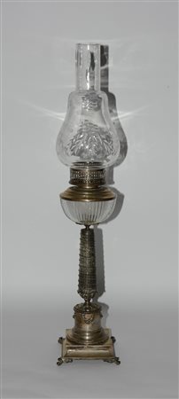 Lampada da tavolo in vetro e argento con corpo a colonna tortile (h cm 40,5)...