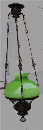 Lampada a sospensione in metallo e vetro incamiciato opalino verde. Italia,...