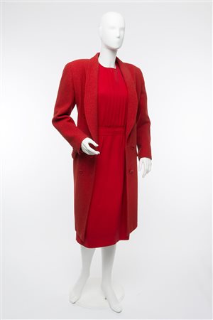 VALENTINO BOUTIQUE: lotto composto da un cappotto in crÈpe di lana rosso e un...