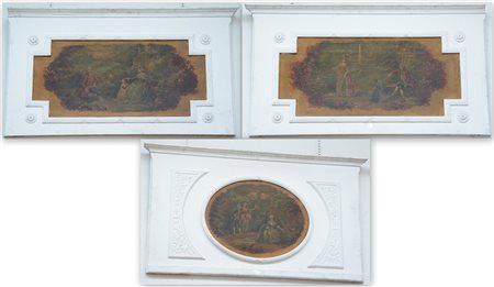 Lotto composto da tre sovraporta in legno laccato bianco decorati con...