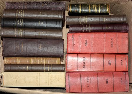 (Libri) Lotto di tre cartoni contenenti numerosi volumi di diverso argomento,...