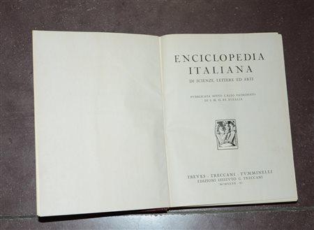 (Libri) Enciclopedia Treccani, 45 volumi. Lotto in sei cartoni (lievi difetti).