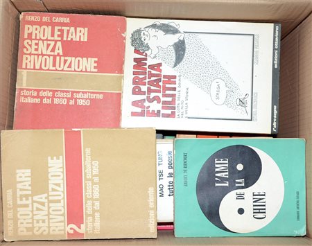(Libri) Cartone contenente numerosi volumi di vario argomento, fra cui la...