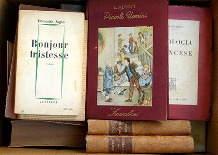 (Libri) Lotto composto da due cartoni contenenti libri di argomento diverso...