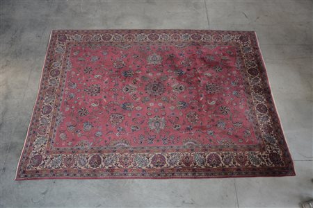 Tappeto Sparta, Anatolia secolo XX. Disegno sparso floreale su fondo rosa...