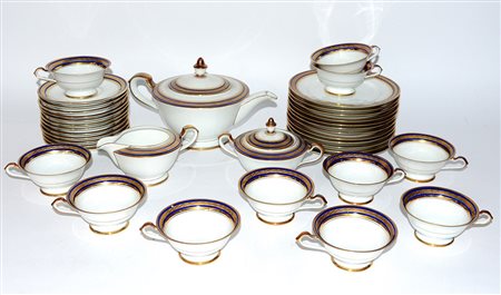 Manifattura di Eschenbach. Parte di servizio da tË in porcellana con bordura...