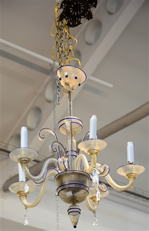 Manifattura di Murano. Lampadario a cinque fiamme in vetro soffiato (difetti...