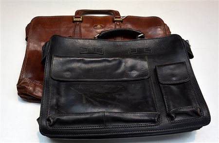 Lotto composto da due borse di marche diverse (difetti)