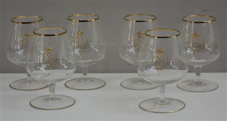 Gruppo di sei bicchieri da cognac profilati a dorature e decorati con lettera...