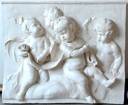 Altorilievo in gesso raffigurante putti giocosi (cm 98x82) (lievi difetti)