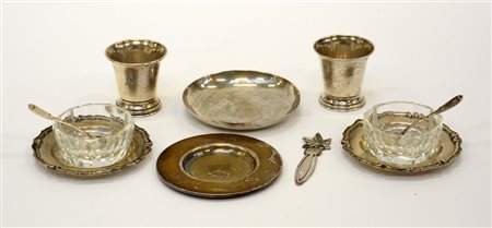 Lotto composto da diversi oggetti in argento e vetro (peso argento gr 190...