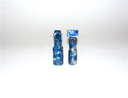 Lotto di due sculture in lapislazzulo in stile precolombiano, sec. XX (h max...